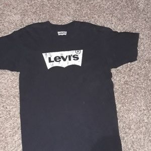 Levi t shirt Large
